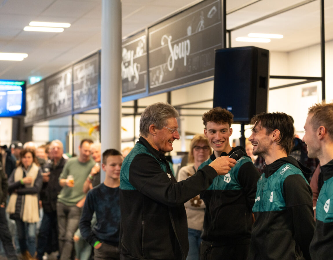 Drie overwinningen en spektakelshow bij de Royal A-ware Marathon 13 AH Zaanlander 45 1