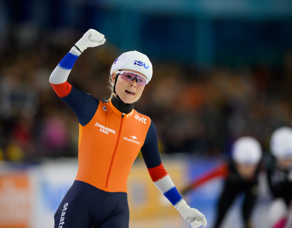 Zeges en records op Thialf 6 VRA20251207001 TeamZaanlander massstart vrouwen 1883